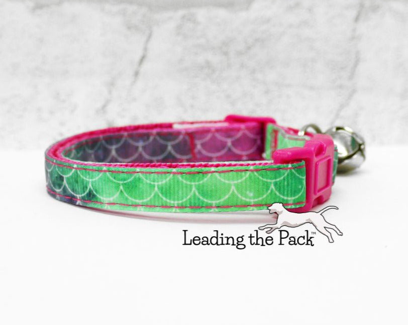 Green-pink scales 10mm collars and leads